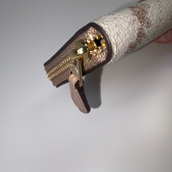 Coach Zip Around Card/Coin Case In Horse and Carriage Dot Print - Picture 5 of 13